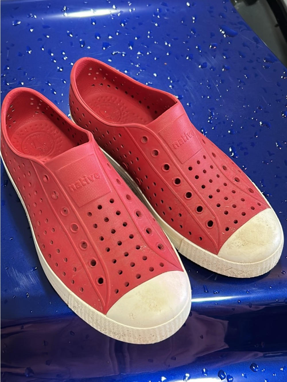 Red J5 Jeffersons (big kid 5) by Natives
